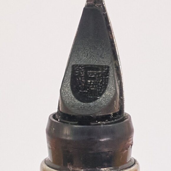 Parker Vector Fountain Pen / Red Barrel / Made in USA / Fine Nib - Picture 13 of 14